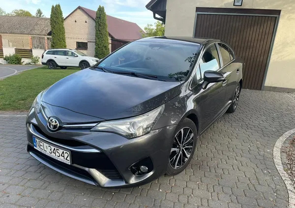 toyota avensis Toyota Avensis cena 72500 przebieg: 123000, rok produkcji 2018 z Łomża